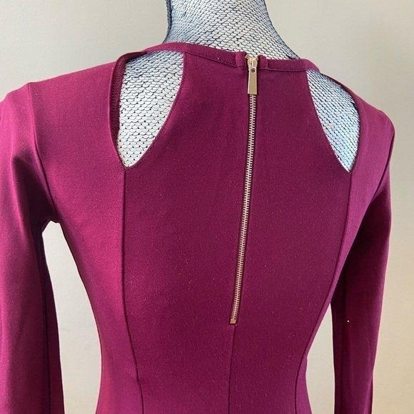 ⭐️2 FOR $20⭐️ Guess Deep Plum Burgundy Cutout Top. XS - Picture 8 of 12